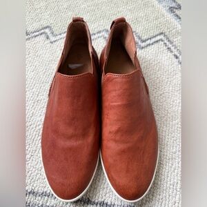 Frye Women's Brown melanie Chelsea Slip-On Sneakers- 8.5M